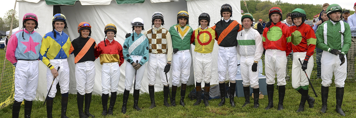 2016 MHC jockeys line up for their traditional photo